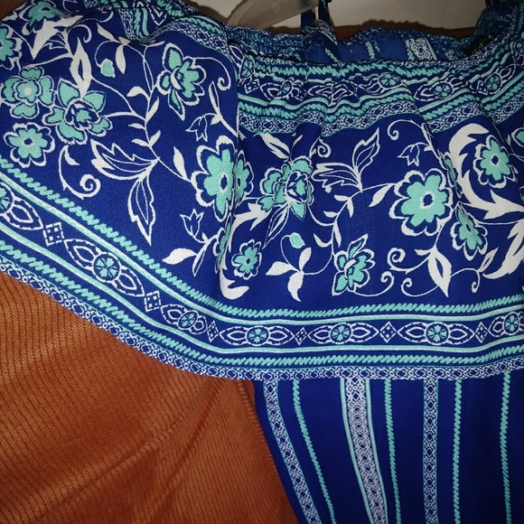 City Triangles off the shoulders romper . size M - Picture 5 of 5